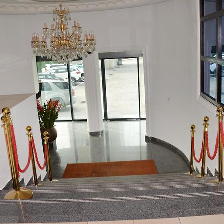 Hotel Vallee Des Princes Douala Eksteriør billede