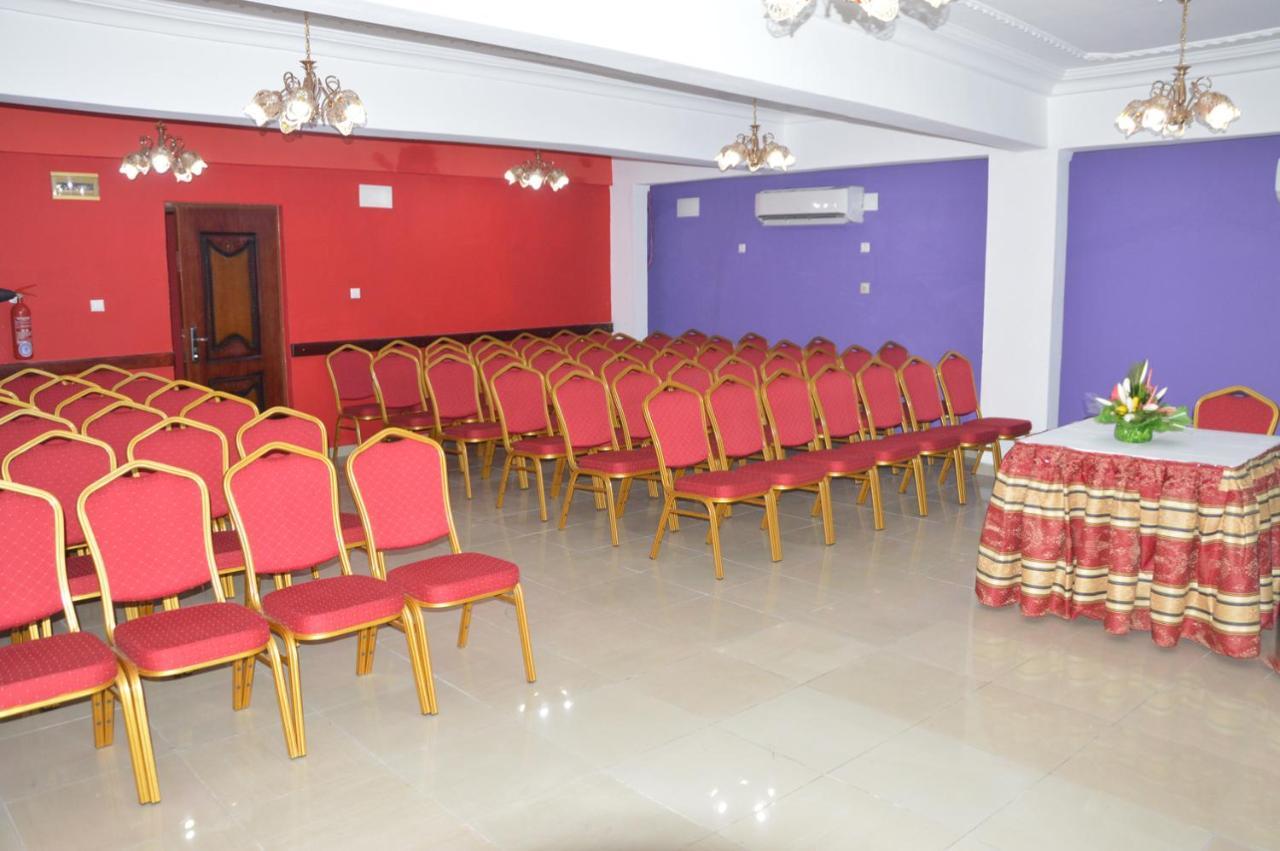 Hotel Vallee Des Princes Douala Eksteriør billede
