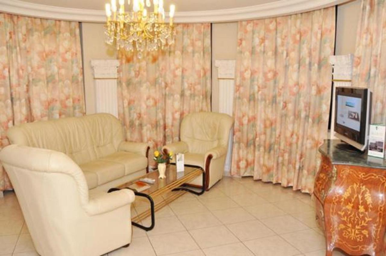 Hotel Vallee Des Princes Douala Eksteriør billede
