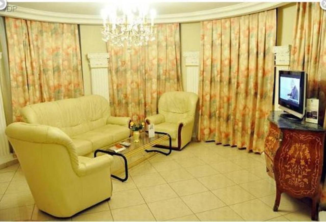 Hotel Vallee Des Princes Douala Eksteriør billede