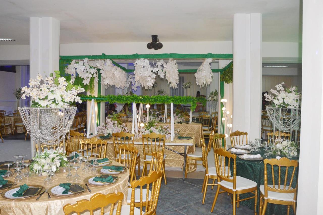 Hotel Vallee Des Princes Douala Eksteriør billede