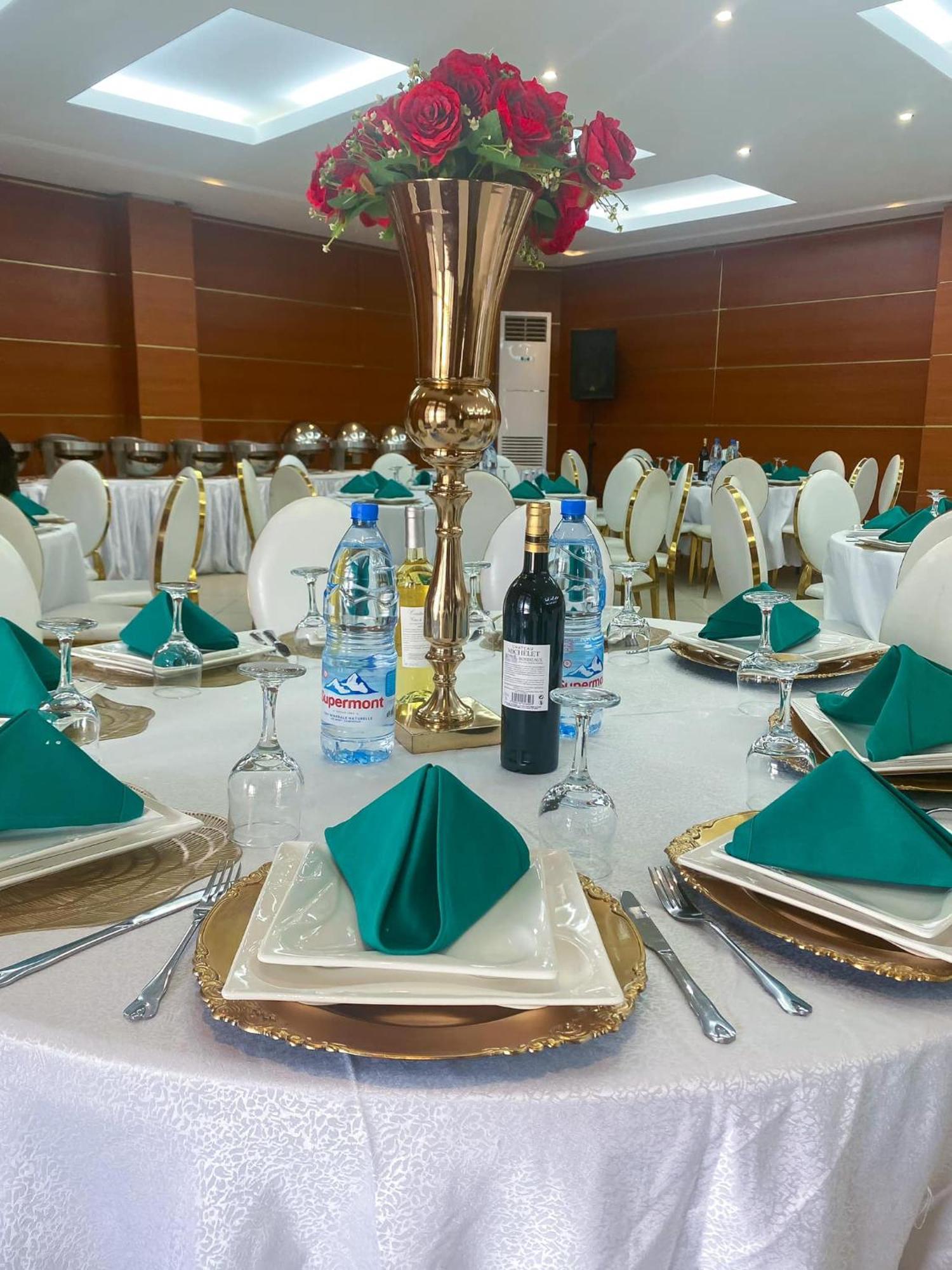 Hotel Vallee Des Princes Douala Eksteriør billede