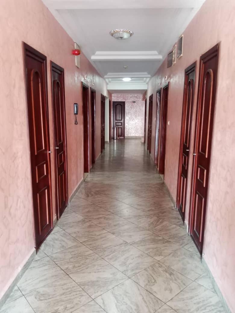 Hotel Vallee Des Princes Douala Eksteriør billede