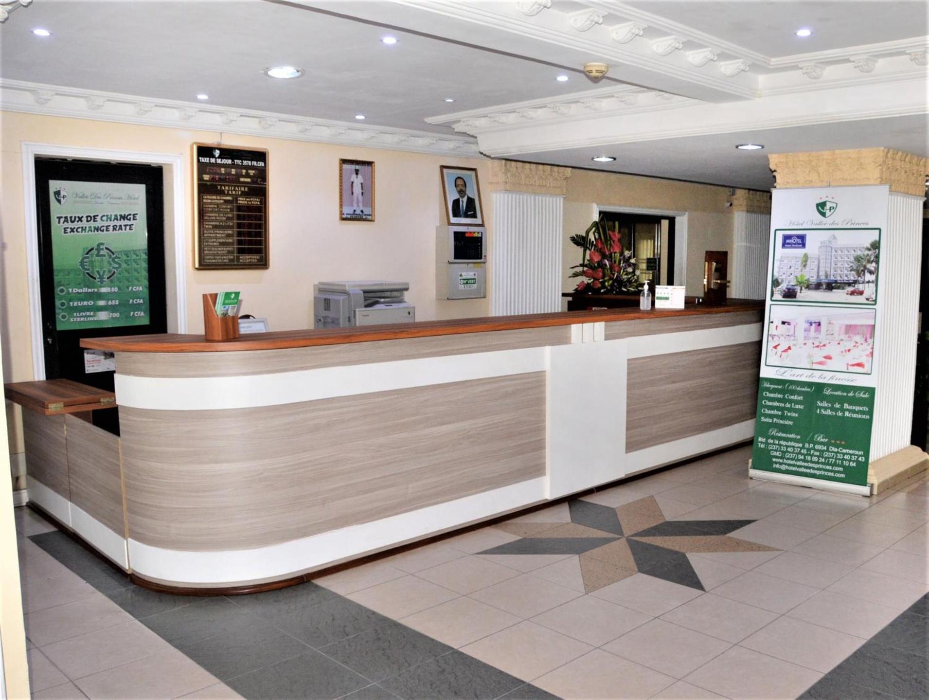 Hotel Vallee Des Princes Douala Eksteriør billede