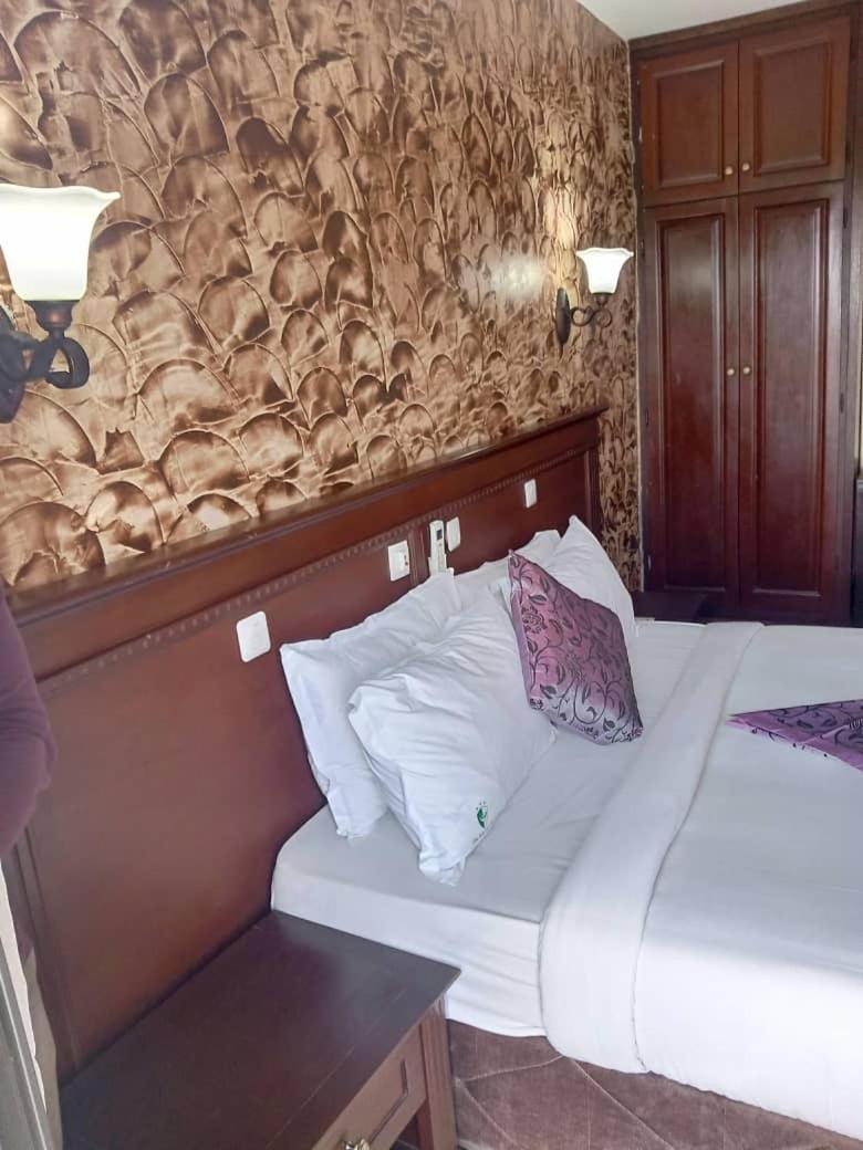 Hotel Vallee Des Princes Douala Eksteriør billede