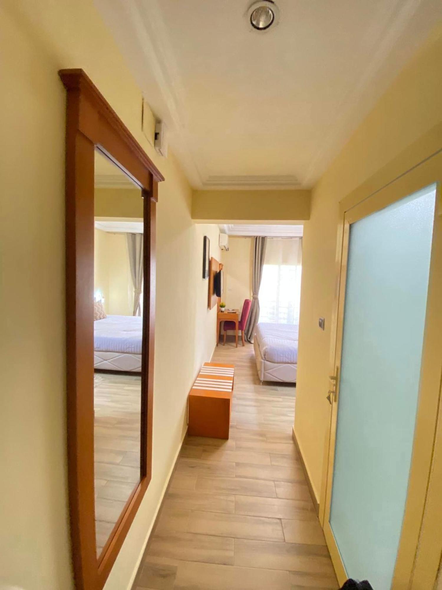 Hotel Vallee Des Princes Douala Eksteriør billede