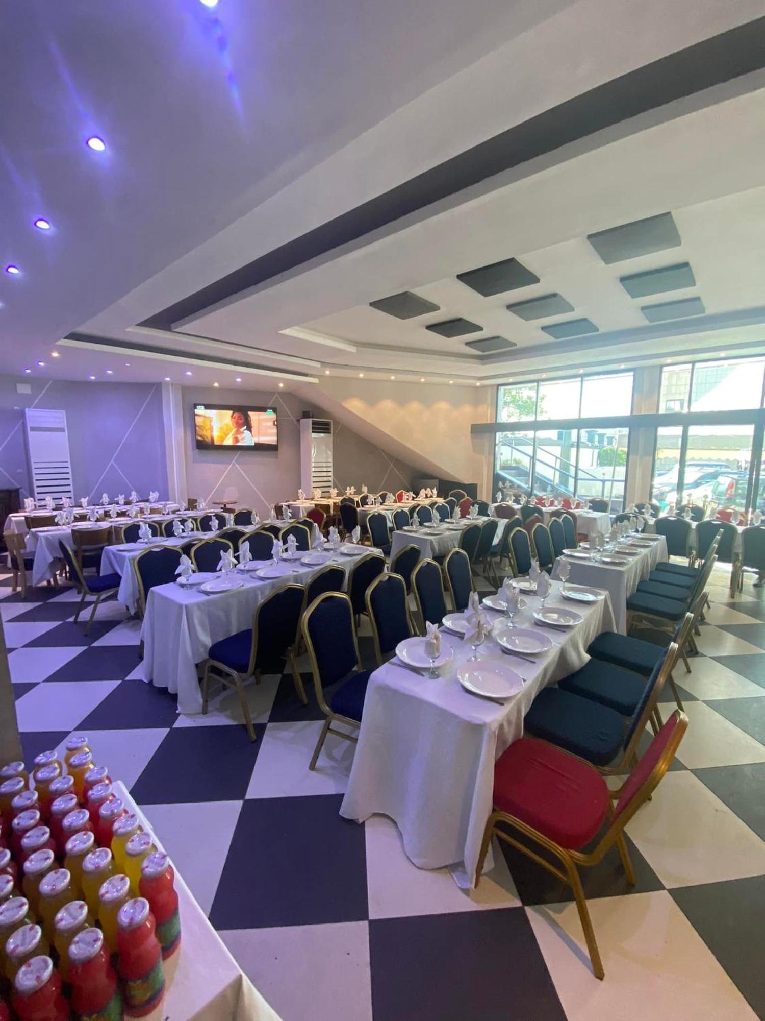 Hotel Vallee Des Princes Douala Eksteriør billede