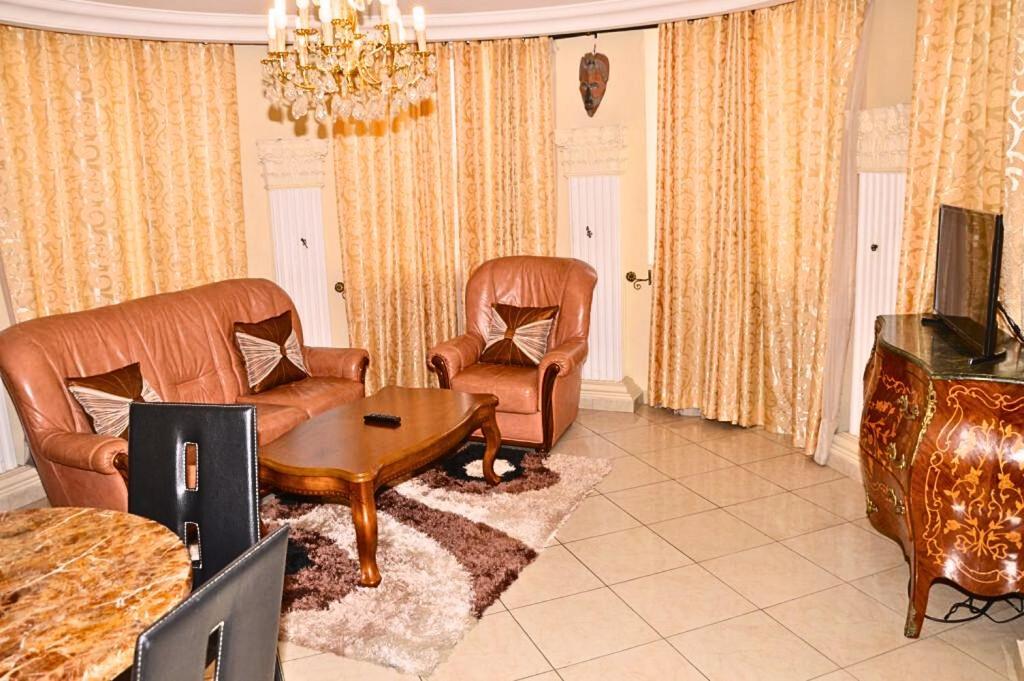 Hotel Vallee Des Princes Douala Eksteriør billede